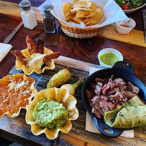 Los Agaves Gallery