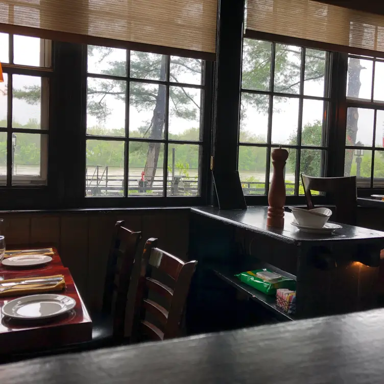 Yardley Inn Restaurant and Bar Gallery